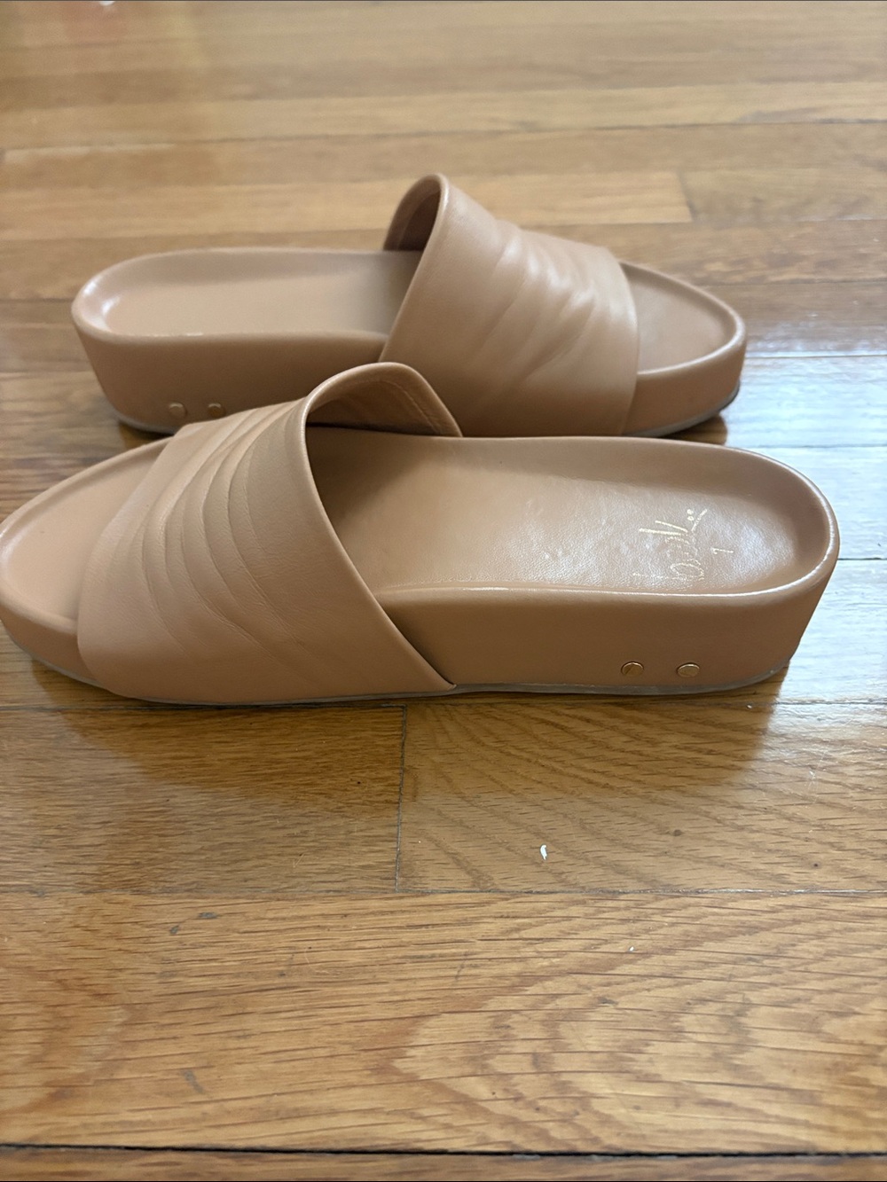 beek Pelican Honey Tan Leather Slide Sandals Size 7